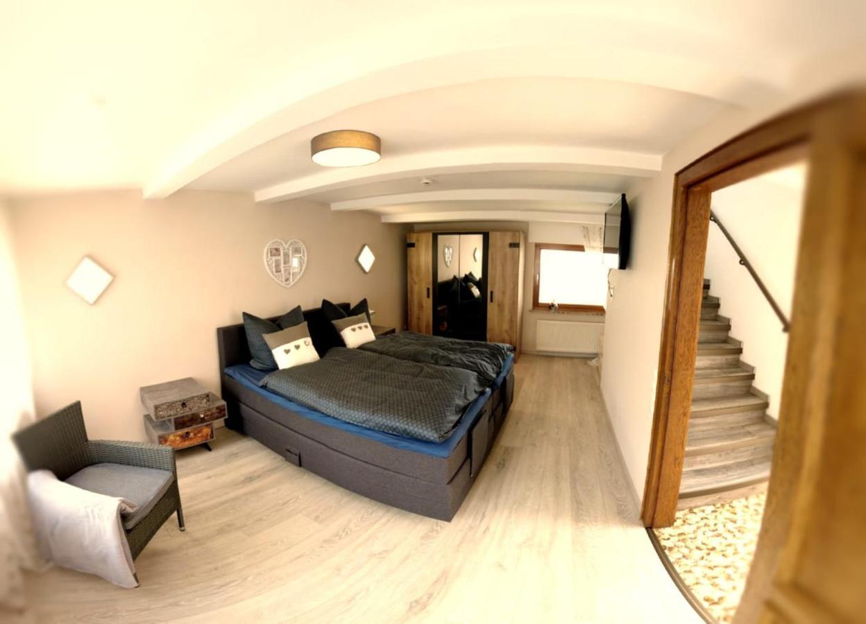 Ferienhaus Zum Hochstein Ettringen  Экстерьер фото